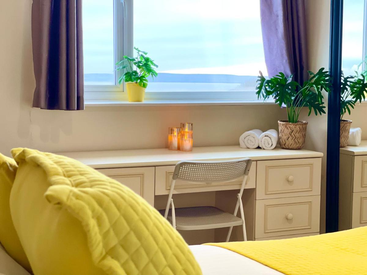 Sea View Family Stay By Beach Gym & Parking 伯恩茅斯 外观 照片