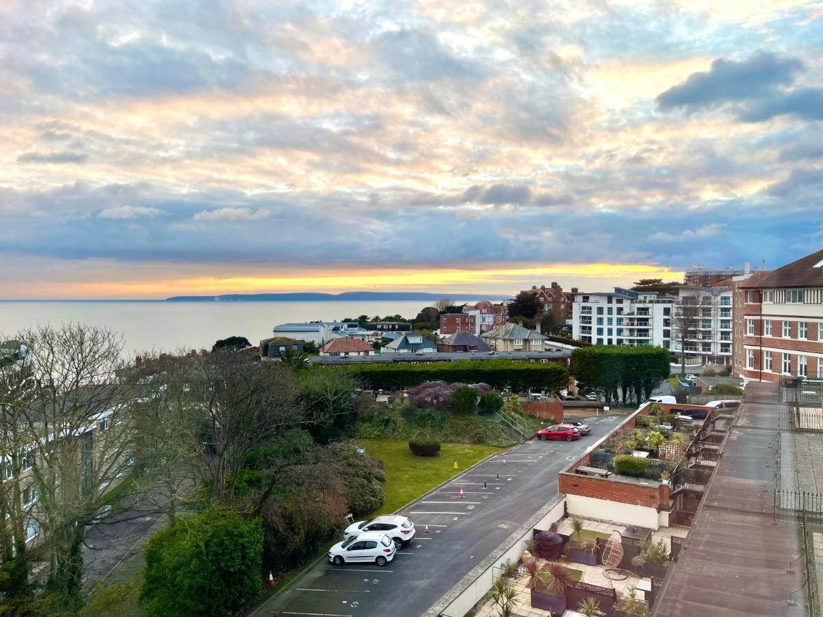 Sea View Family Stay By Beach Gym & Parking 伯恩茅斯 外观 照片
